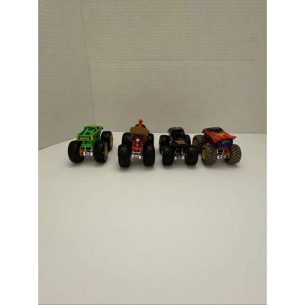 Hot Wheels Monster Trucks Set of 4 Loco Punk Superman Gunkster Beat That